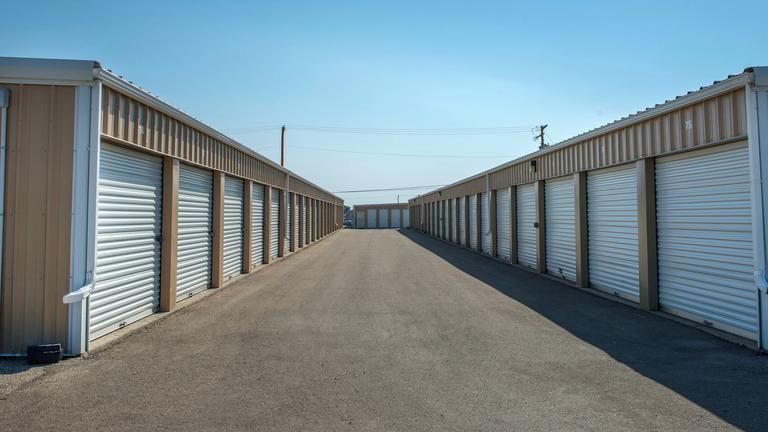 Rent Edmonton Winterburn Rd storage units at 21211 100th Avenue NW, Edmonton, AB. We offer a wide-range of affordable self storage units and your first 4 [...]