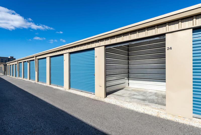 Rent Edmonton Woodcroft Park storage units at 11106 151 St NW, Edmonton, AB. We offer a wide-range of affordable self storage units and your first 4 weeks [...]