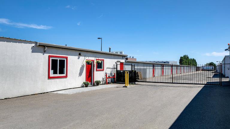 Rent Lethbridge storage units at 2315 36th Street North. We offer a wide-range of affordable self storage units and your first 4 weeks are free!