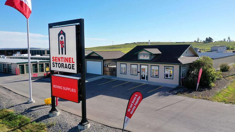 Rent Diamond Valley storage units at 560 1st Ave NE. We offer a wide-range of affordable self storage units and your first 4 weeks are free!